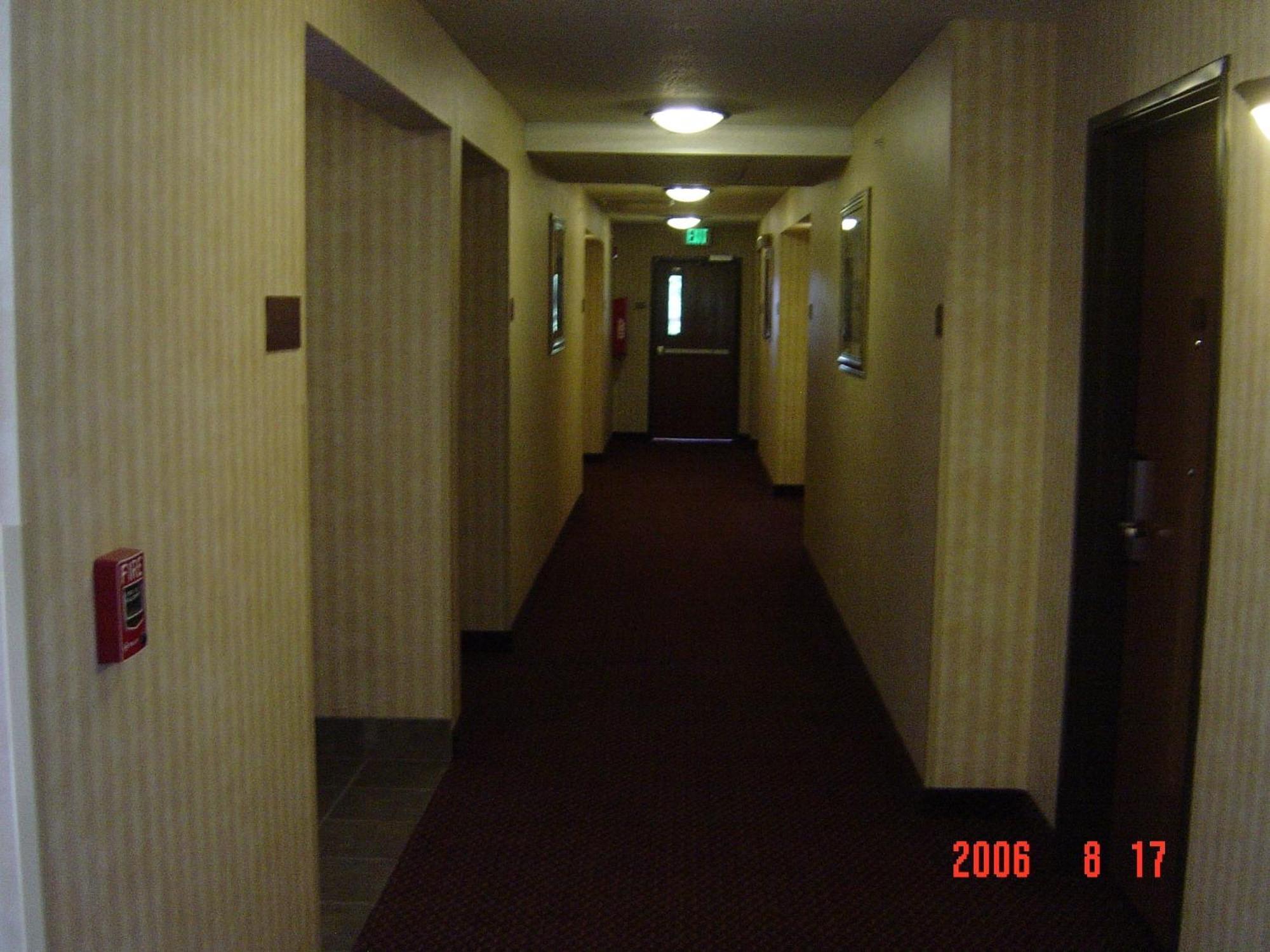 Hometown Inn & Suites Шерервилл Экстерьер фото